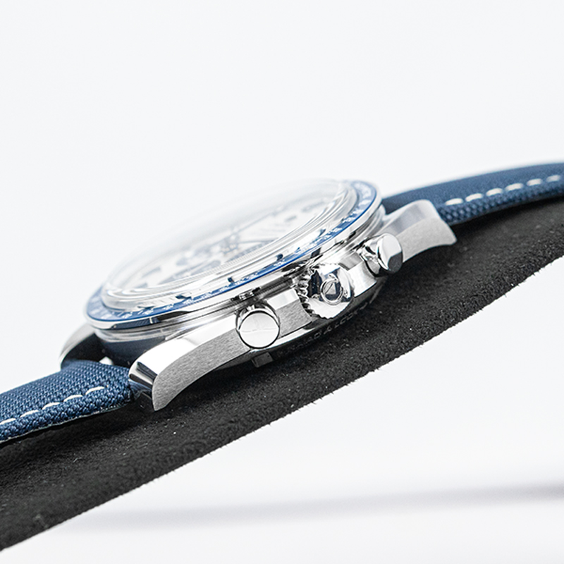 オメガスピードマスター シルバースヌーピーアワード 50周年記念モデル 310.32.42.50.02.0012枚目