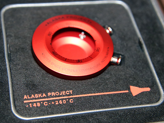 スピードマスター プロフェッショナル アラスカプロジェクト 311.32.42.30.04.001の箱